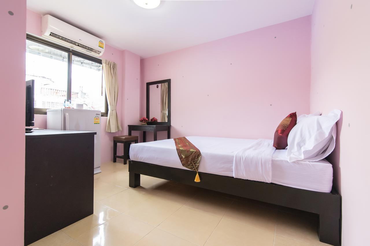 Full Stop. Hostel Patong Екстериор снимка
