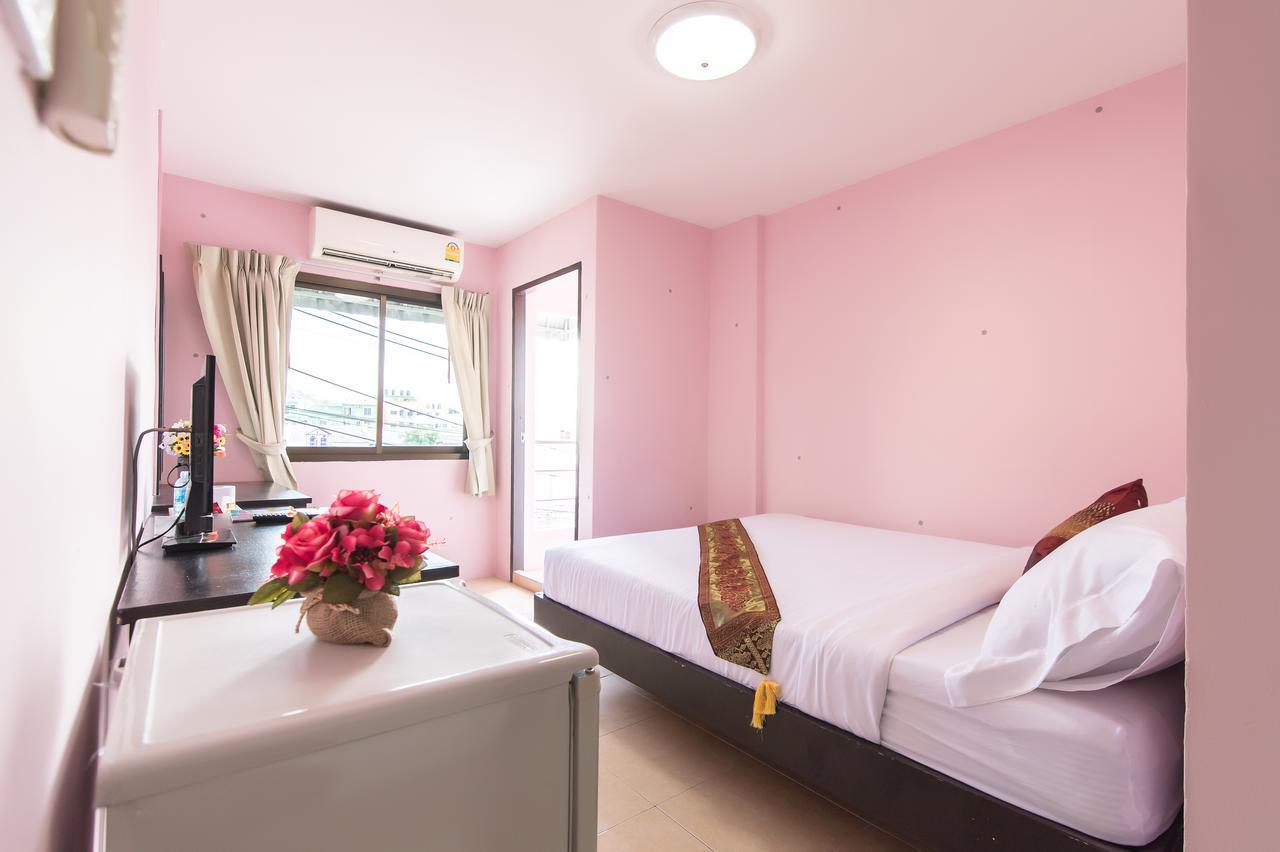 Full Stop. Hostel Patong Екстериор снимка