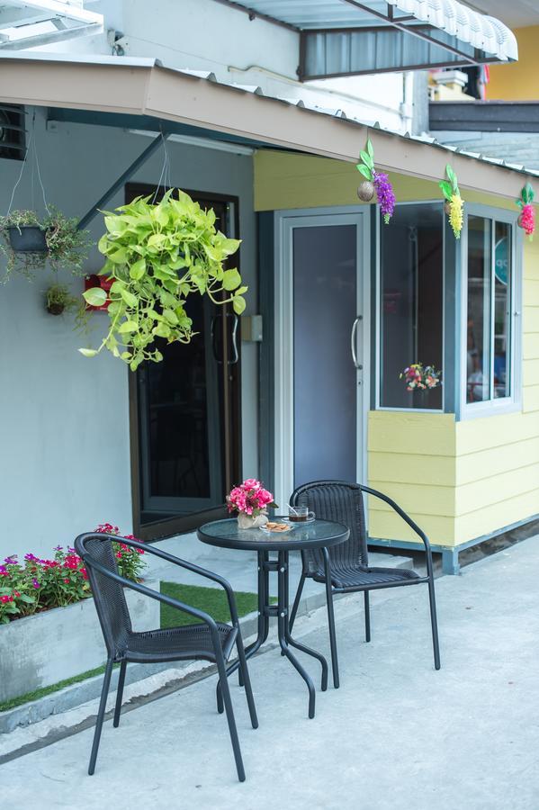 Full Stop. Hostel Patong Екстериор снимка