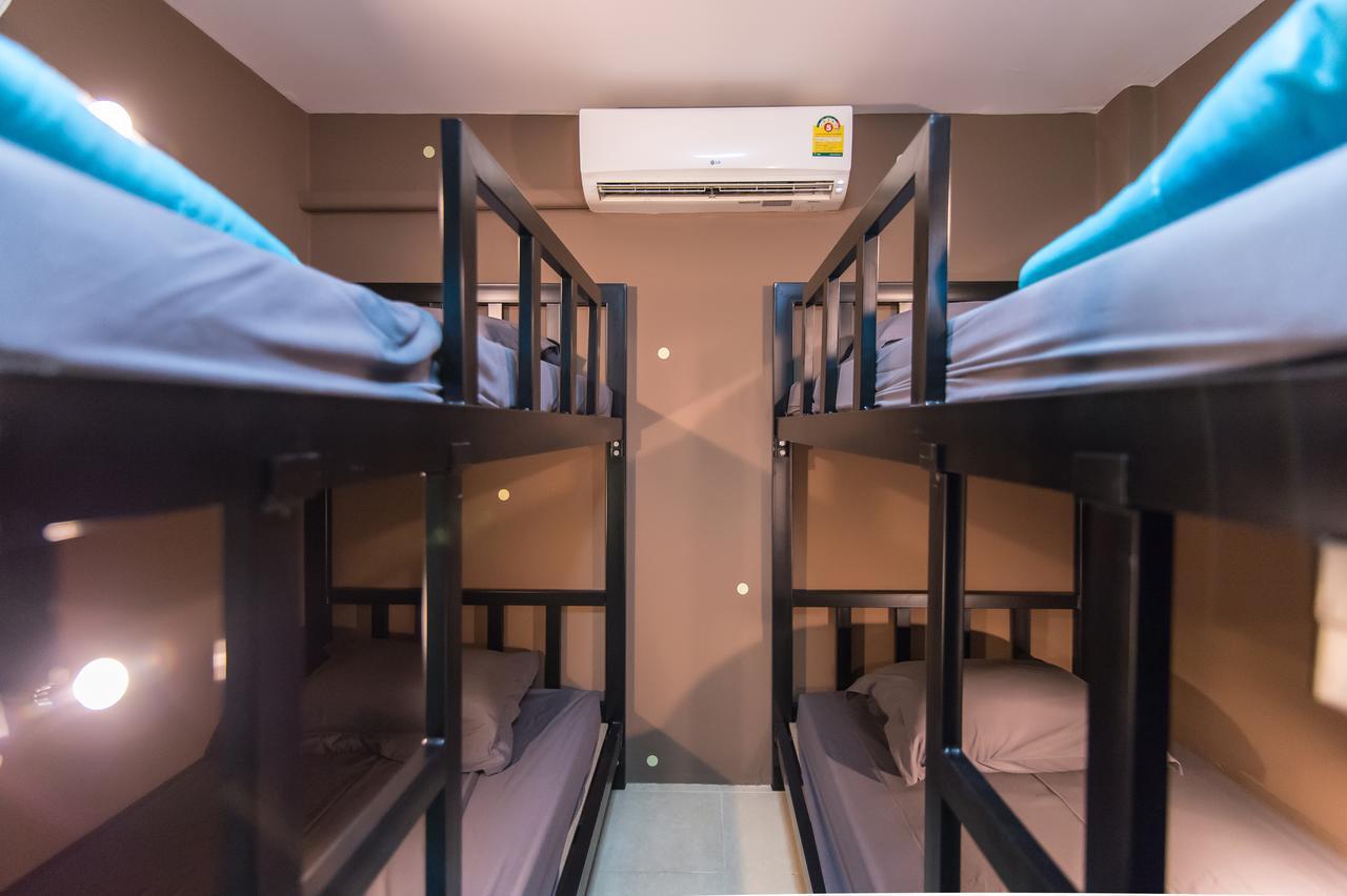 Full Stop. Hostel Patong Екстериор снимка
